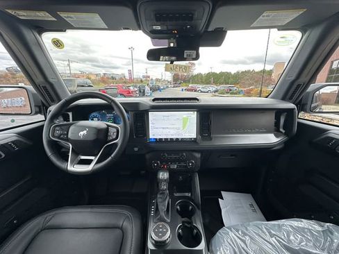 New 2025 Ford Bronco Badlands image 16