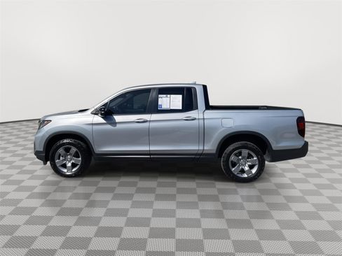 Used 2025 Honda Ridgeline TrailSport image 12