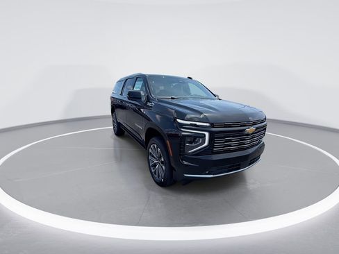 New 2026 Chevrolet Suburban High Country AWD/4WD image 2