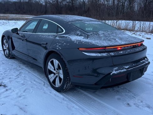 Used 2020 Porsche Taycan 4S image 7