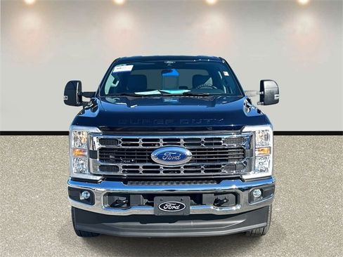 Used 2025 Ford F250 XLT image 2
