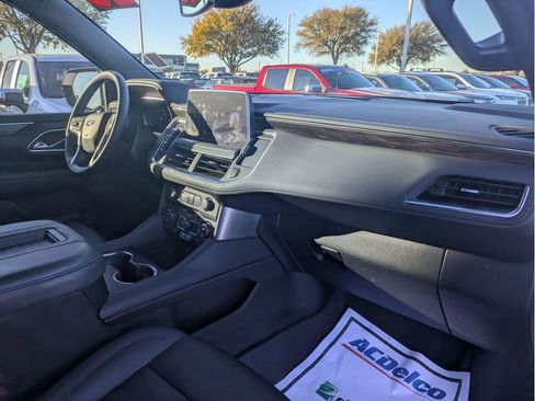 Used 2023 Chevrolet Tahoe Z71 w/ Luxury Package image 28