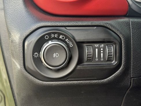 Used 2021 Jeep Wrangler Unlimited Rubicon w/ Dual Top Group image 16