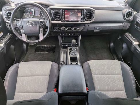 Used 2020 Toyota Tacoma TRD Off-Road w/ Technology Package AWD/4WD image 16