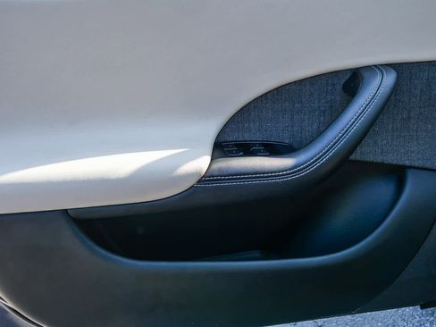 Used 2022 Tesla Model S AWD/4WD image 16