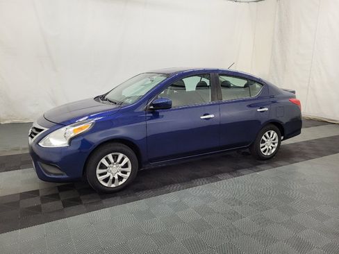 Used 2019 Nissan Versa SV FWD image 2