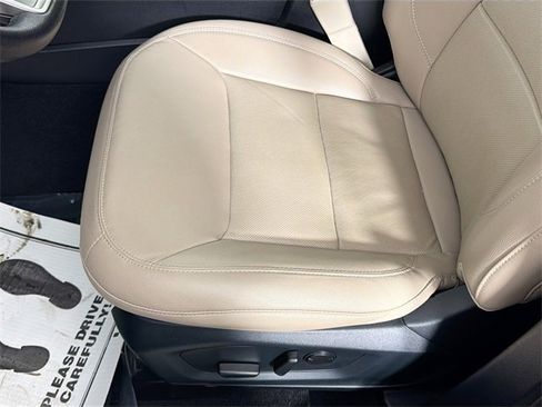 Used 2022 Ford Explorer Limited image 19