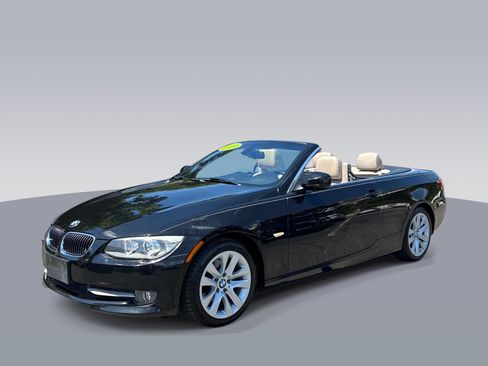 Used 2011 BMW 328i Convertible RWD image 3