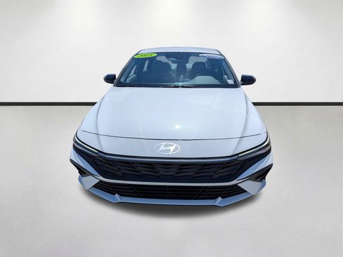 Used 2025 Hyundai Elantra SEL FWD image 9