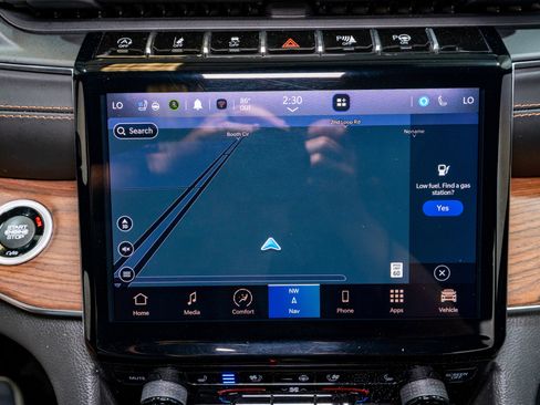 Used 2023 Jeep Grand Cherokee L Summit w/ Luxury Tech Group V RWD image 19
