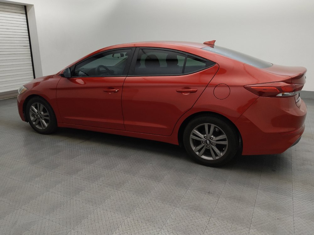 Used 2017 Hyundai Elantra SE FWD image 3