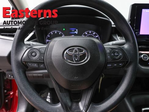 Used 2025 Toyota Corolla LE FWD image 10