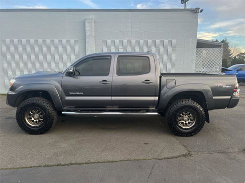 Used 2012 Toyota Tacoma 4x4 Double Cab image 4