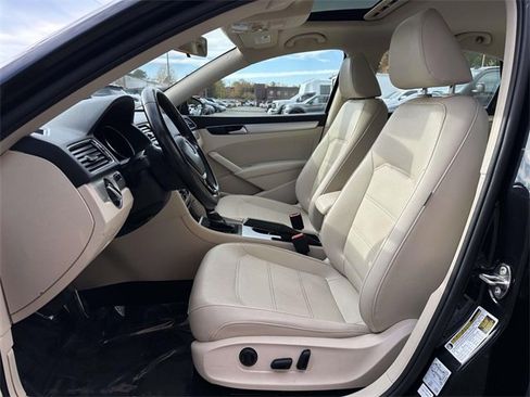 Used 2019 Volkswagen Passat 2.0T Wolfsburg image 25