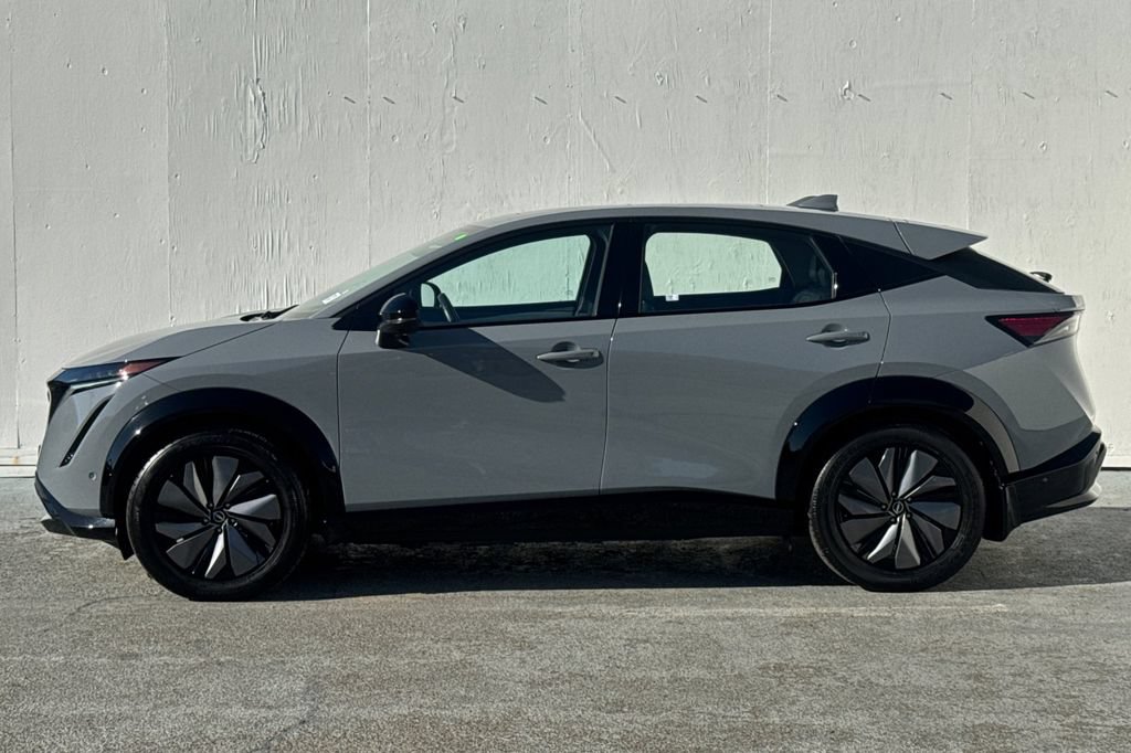 Used 2024 Nissan Ariya AWD image 6
