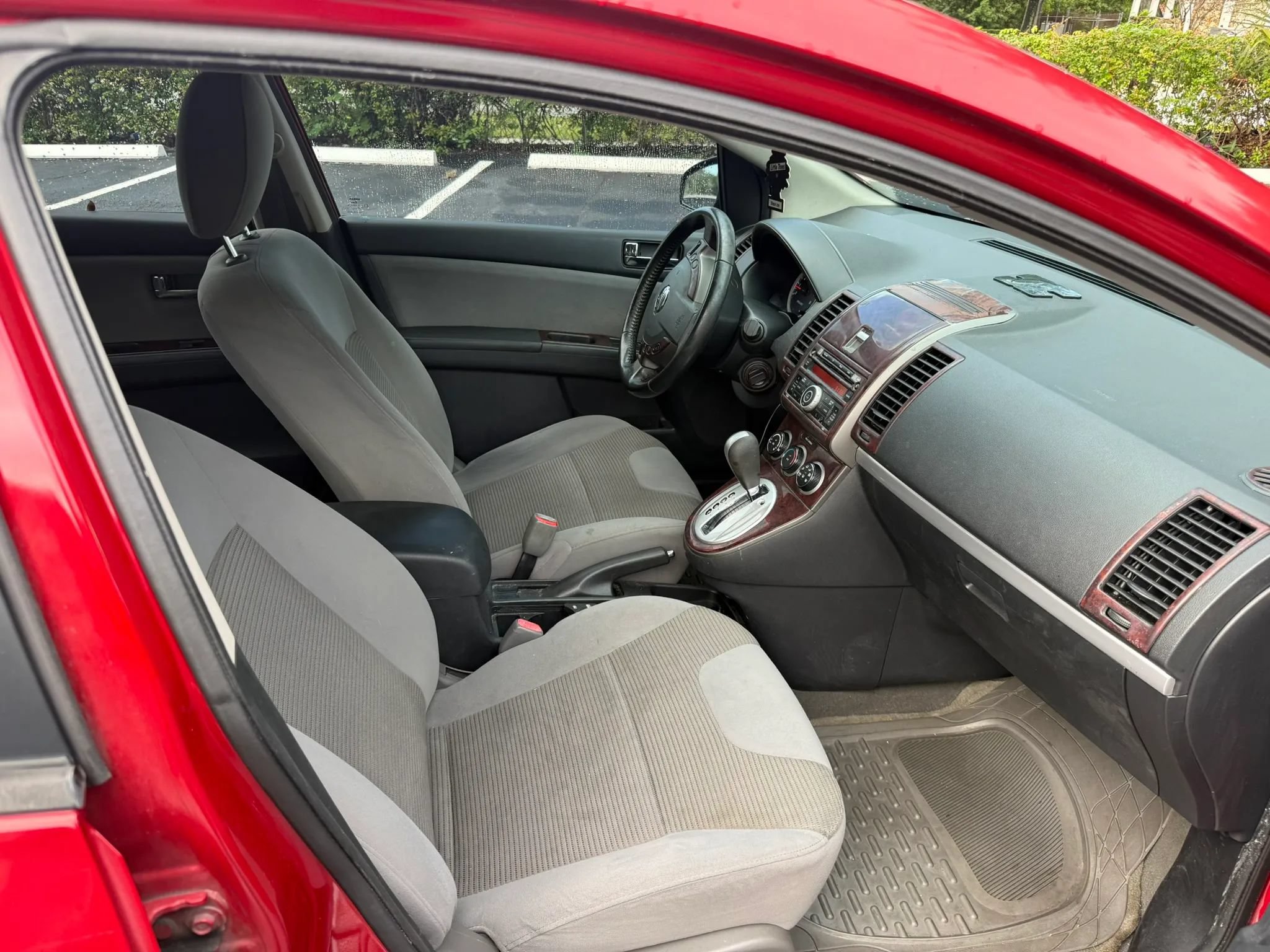 Used 2012 Nissan Sentra 2.0 S w/ Convenience Pkg FWD image 4