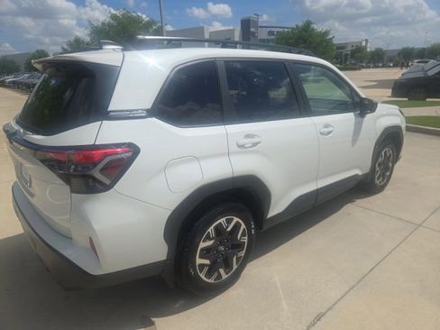 Used 2026 Subaru Forester Premium image 3