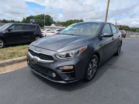 Used 2019 Kia Forte LXS FWD image 3