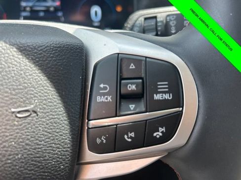 Used 2025 Ford Explorer Active AWD/4WD image 35