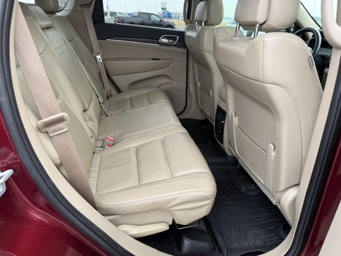 Used 2017 Jeep Grand Cherokee Limited image 11