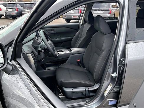 Certified 2025 Nissan Rogue S FWD image 18