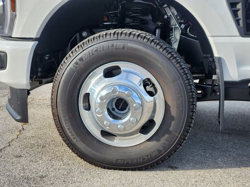 New 2026 Ford F350 Platinum AWD/4WD image 7