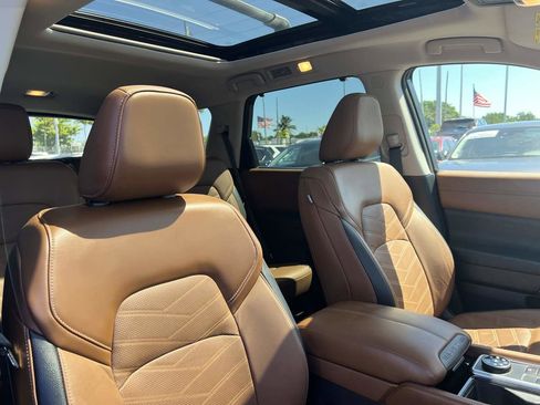 Used 2022 Nissan Pathfinder Platinum w/ Cargo Package image 17