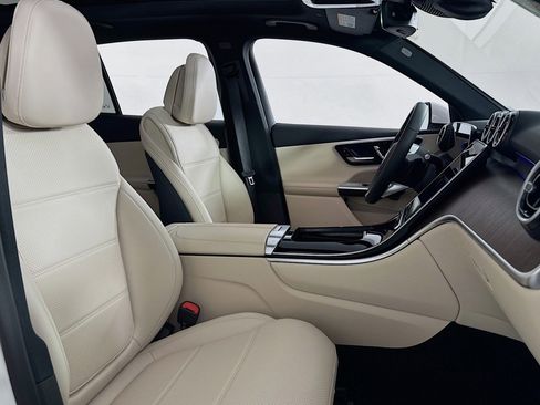 New 2026 Mercedes-Benz GLC 300 image 6