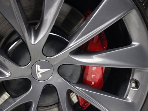 Used 2020 Tesla Model S Performance image 7