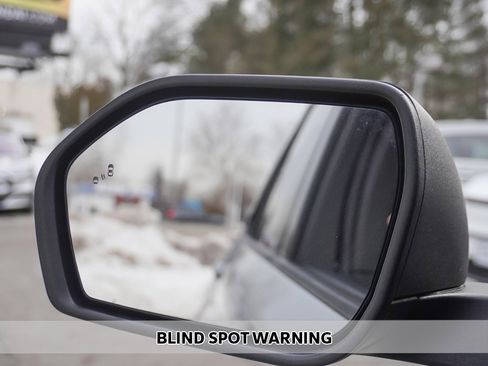 Used 2020 Ford Explorer XLT w/ Equipment Group 202A image 4