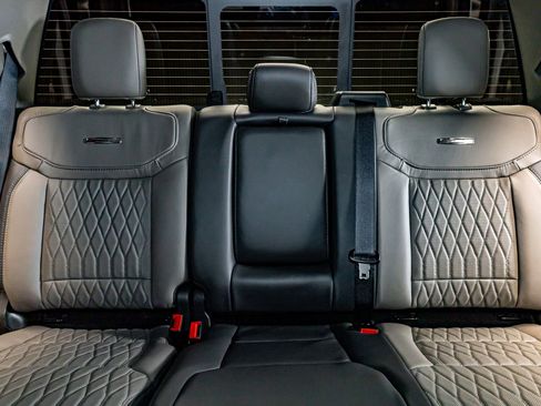 Used 2026 Ford F450 Platinum w/ Platinum Plus Package image 27