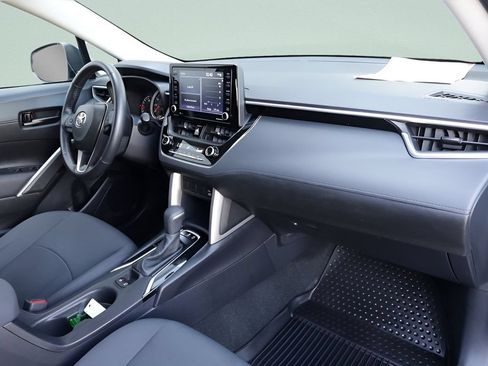 Certified 2022 Toyota Corolla Cross LE AWD/4WD image 28