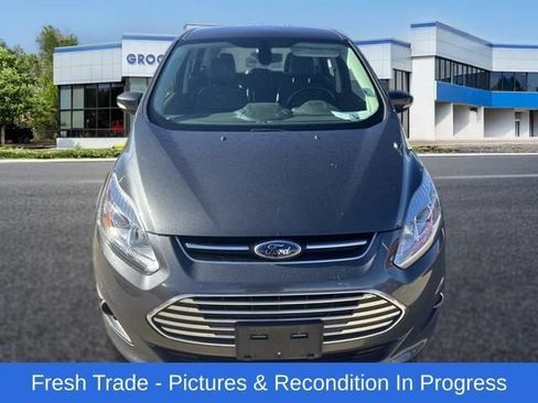 Used 2017 Ford C-MAX Energi Titanium FWD image 9