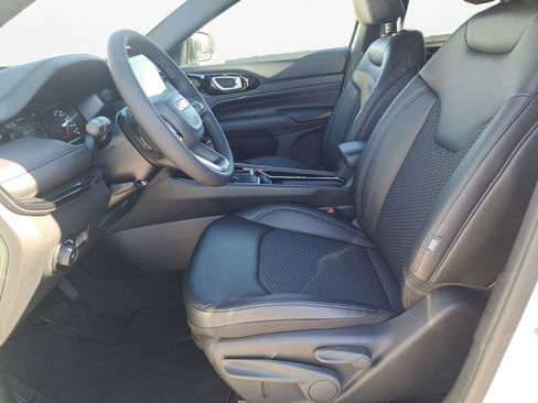 New 2026 Jeep Compass Latitude AWD/4WD image 18