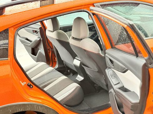 Used 2019 Subaru Crosstrek 2.0i Premium w/ Popular Package #2 AWD/4WD image 3