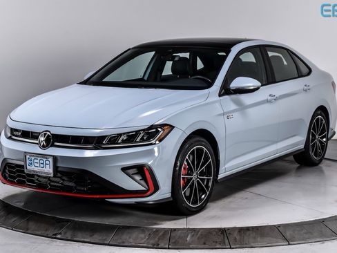 Used 2025 Volkswagen Jetta GLI Autobahn image 2