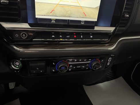 Used 2025 Chevrolet Silverado 1500 LT image 19