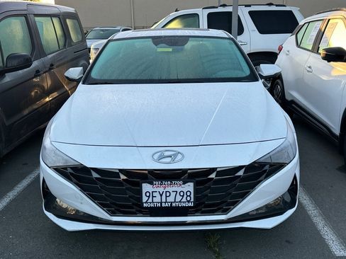 Used 2023 Hyundai Elantra Limited w/ Cargo Package image 5