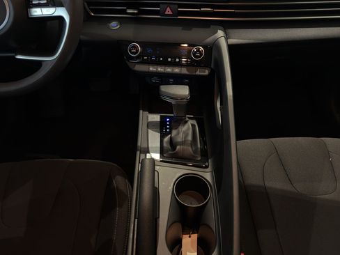 Used 2023 Hyundai Elantra SEL FWD image 18