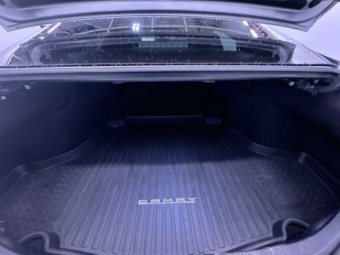 Used 2025 Toyota Camry SE image 39