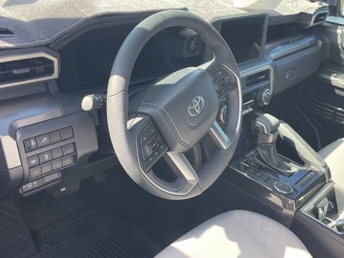 Used 2025 Toyota Tacoma SR5 image 5