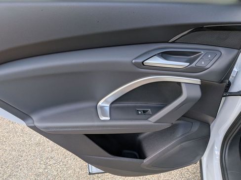 Used 2025 Audi Q5 Premium w/ 19" Wheel Package image 28