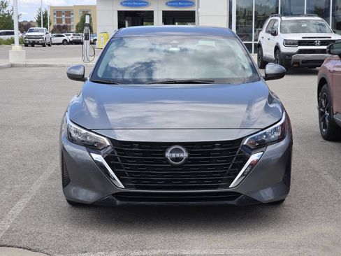 Used 2024 Nissan Sentra SV FWD image 3