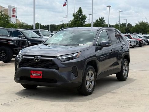 Used 2024 Toyota RAV4 XLE AWD/4WD image 8
