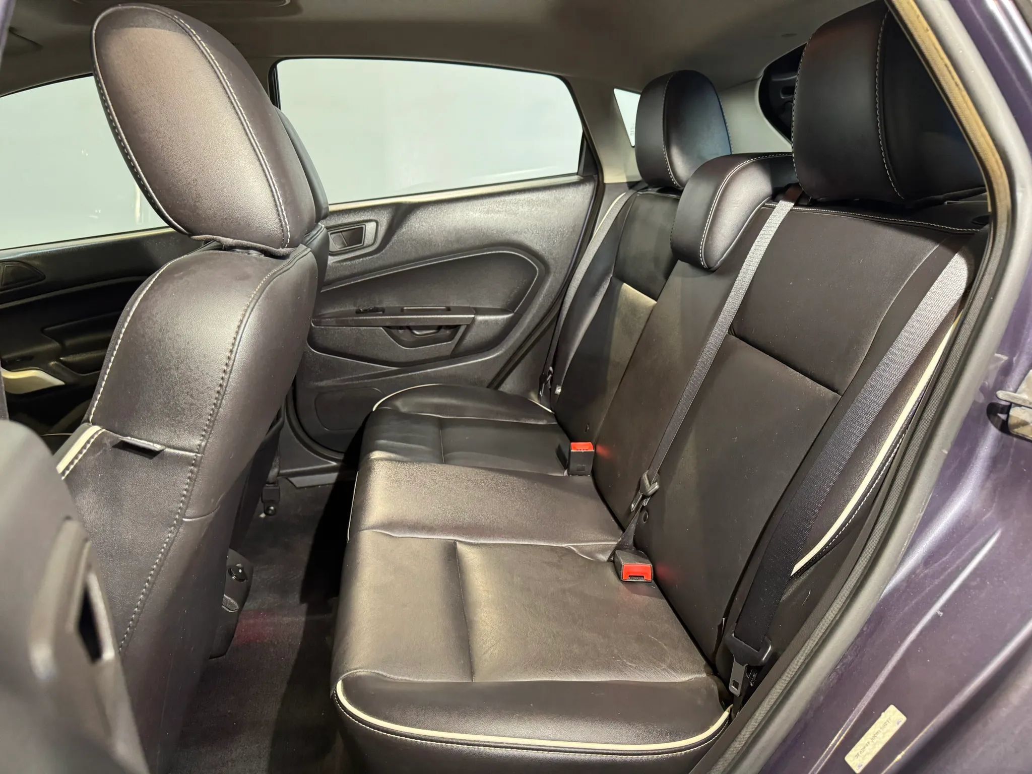 Used 2012 Ford Fiesta SES FWD image 25