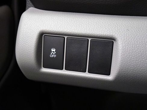 Used 2023 Honda Pilot LX image 25