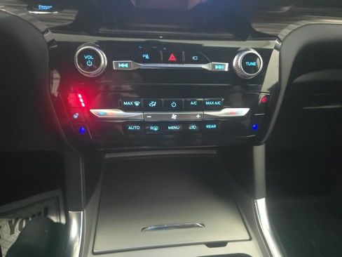 Used 2023 Ford Explorer Limited w/ Equipment Group 301A image 23