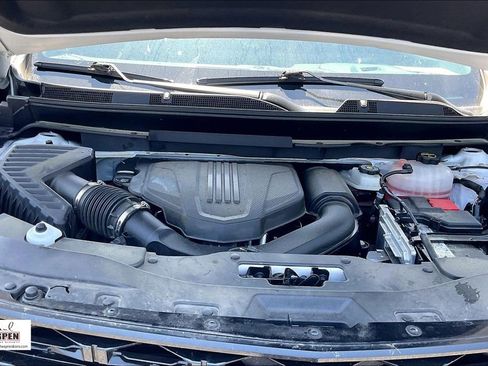 Used 2024 Chevrolet Traverse RS image 10