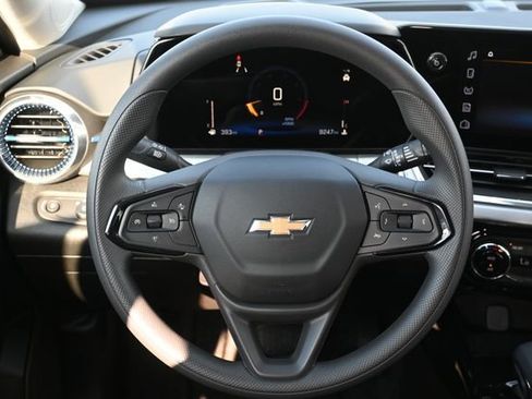 Used 2024 Chevrolet Trax LT image 14