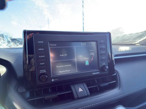 Used 2021 Toyota RAV4 XLE image 17